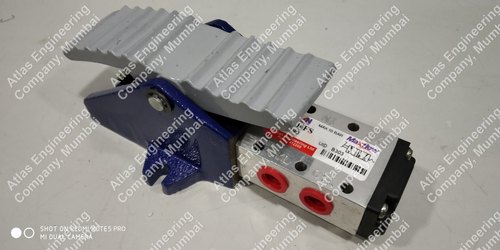 53004-FS Pneumatic Foot Lever Valve