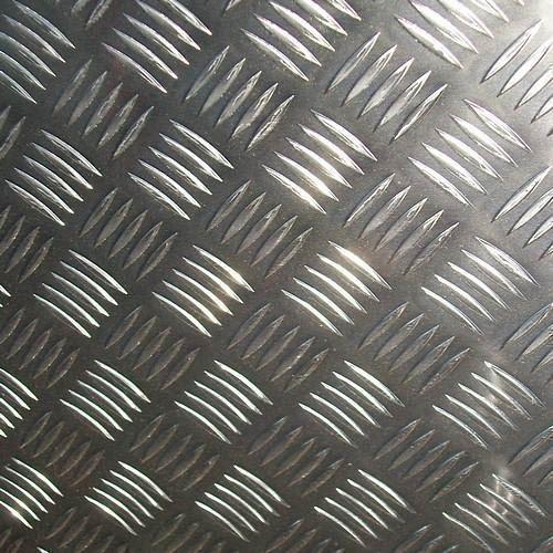 Padmawati Extrusion Rectangular Aluminium Checkered Sheet, Thickness: 5 to 20mm, 8 X 4 Feet