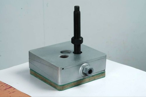 Silver Mild Steel Bolt on mount, Packaging Type: Box