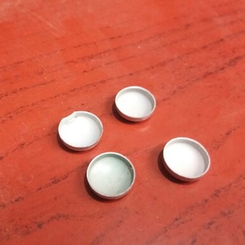 White Round Plastic Button Cap, Packaging Type: Packet