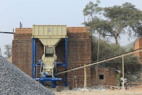 Singhji Fully Automatic Jaw Crusher Hopper, Weight Capacity: 80ton