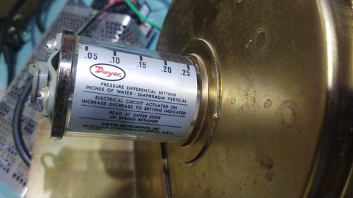 Series 1630 Large Diaphragm Pressure Switch