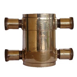 Brass Double Instantaneous Female Coupling, Size: 15 Inch
