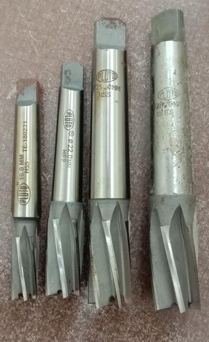 HSS Taper Shank End Mill, Number Of Flutes: 6, Length Of Cut: 26 - 45 Mm