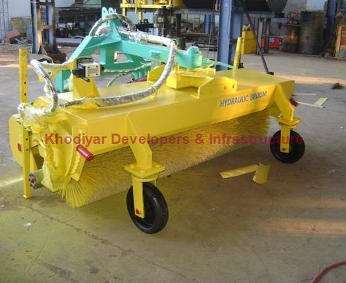 KDI Hydraulic Road Broomer Machine