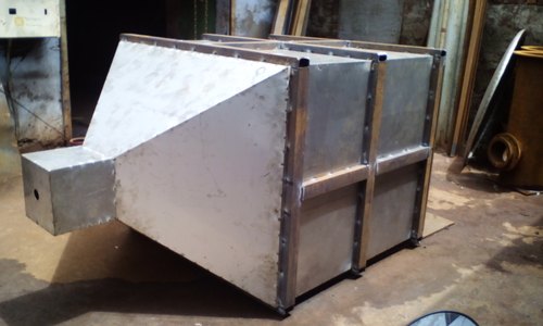 SMI Mild Steel M.s Rectangular Hopper, For Loader, Weight Capacity: 300kg