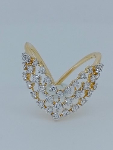 DIAMOND V RING