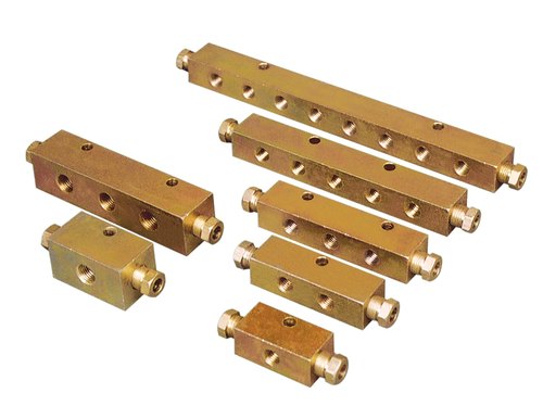 Cenlub Systems Brass Manifolds Fittings, Packaging Type: Box