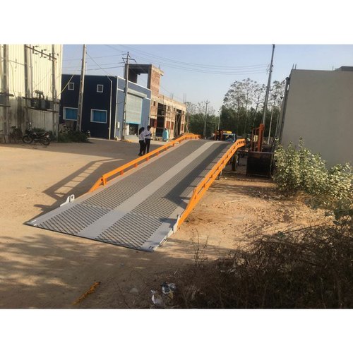 Mild Steel Mobile Dock Loading Yard Ramp, For Industrial