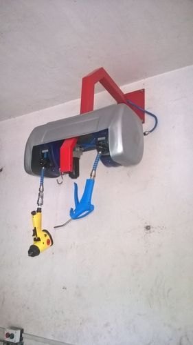 Pneumatic Tool Hanger