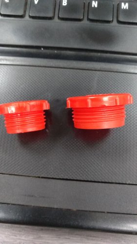 Red Plastic Thread Protective Dust Caps