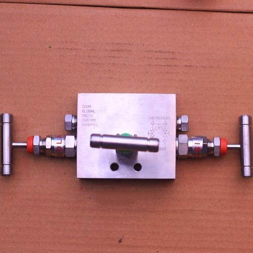 Silver R Type Three Way Manifold Valve