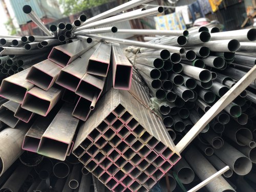 Stainless Steel Square Pipe, Size: 1/2 inch, Material Grade: 300 Series