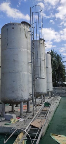 Chemicals/Oils Stainless Steel Tanks, For Chemical Industry, Capacity: 1000-5000 L