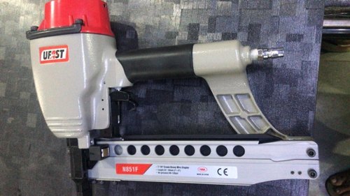 Ufast 3.5kg Aprox Stapler Gun, Air Pressure: 100-120 Psi