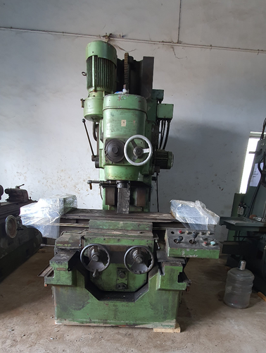 Yamasaki Used Vertical Milling And Boring Machine, Z - Axis Travel: 700 mm